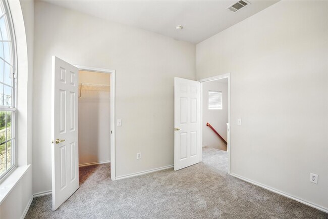 Building Photo - 8007 Ederville Cir