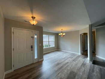 Building Photo - Spacious 3BR+ with fully fenced in backyard