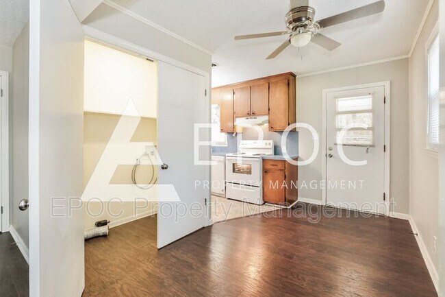 Building Photo - 1019 Cypress Dr