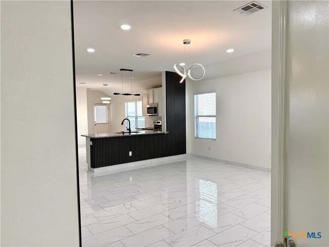 Building Photo - 216 Star Pass