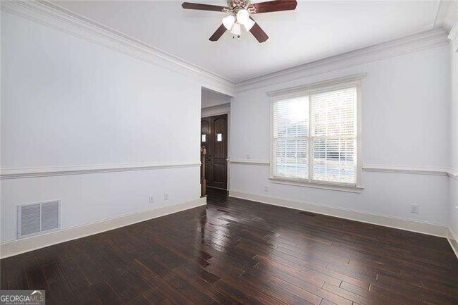 Building Photo - 1106 Devine Cir NE