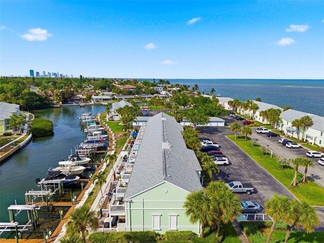 Building Photo - 4751 Coquina Key Dr SE