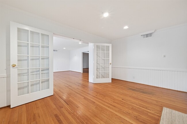 Building Photo - 5643 Piping Rock Ln