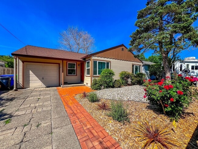 Building Photo - Charming Westwood Cottage in the Heart of Napa