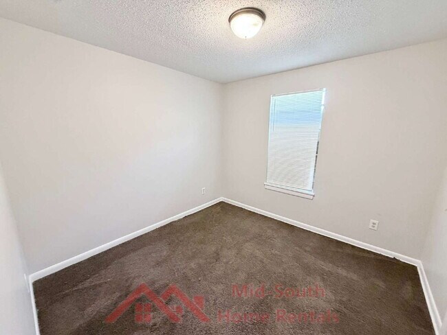 Building Photo - 5151 Corkwood Dr