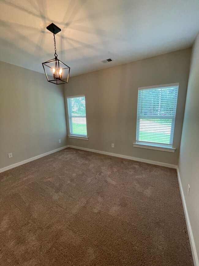 Building Photo - Home for Rent in Weaver, AL!!! View with 4...