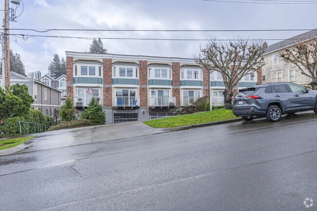 Building Photo - Harbor Place Townhomes