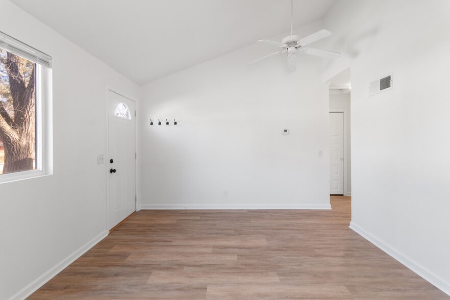 living room - 3489 Hargrove St