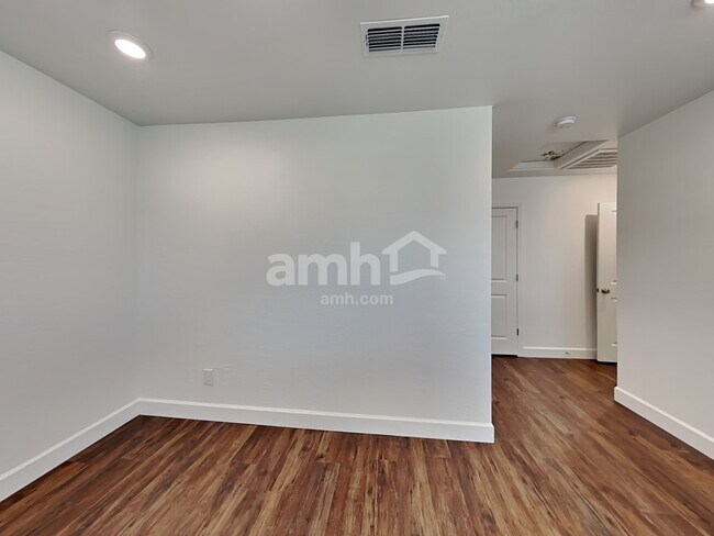 Building Photo - 17137 Puget Ave