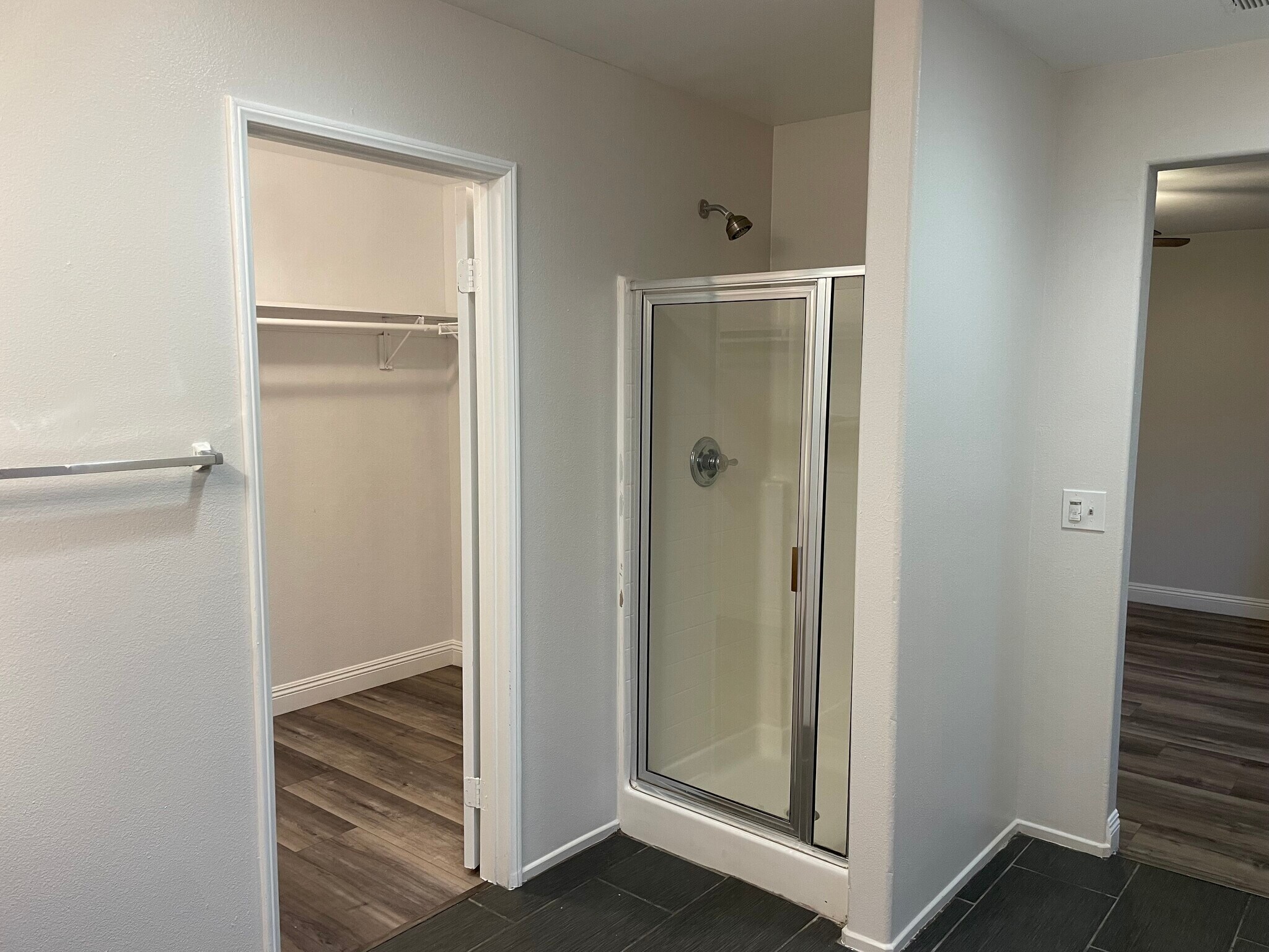 Building Photo - 16558 Paine St