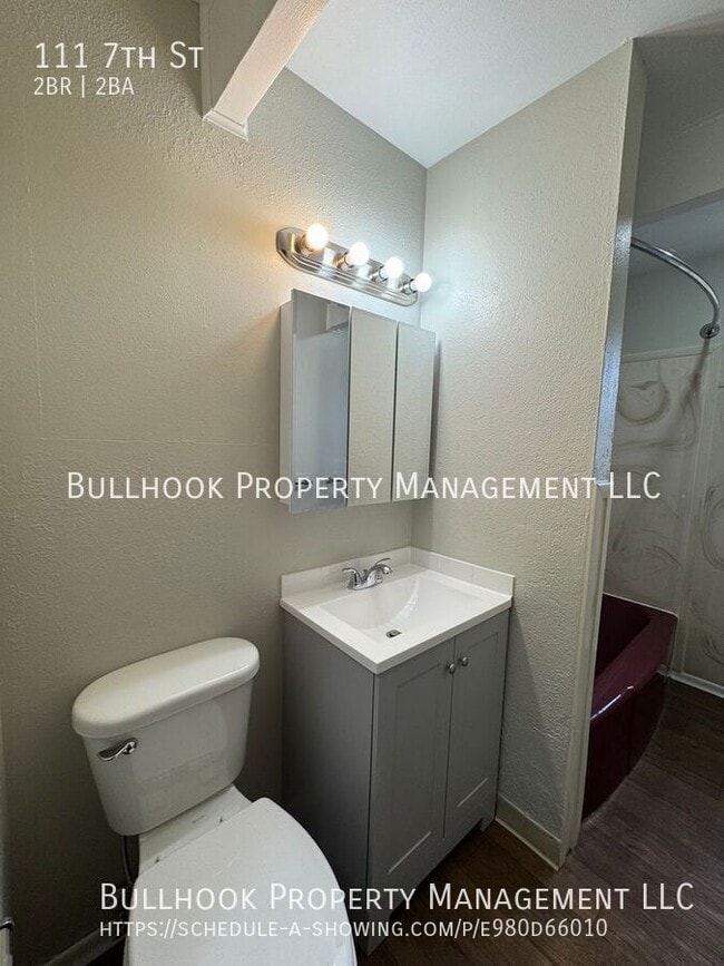 Building Photo - 111 7th St