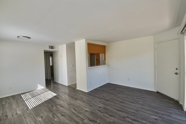 Interior Photo - 15520