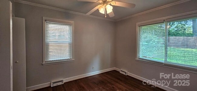 Building Photo - 513 Webster Pl