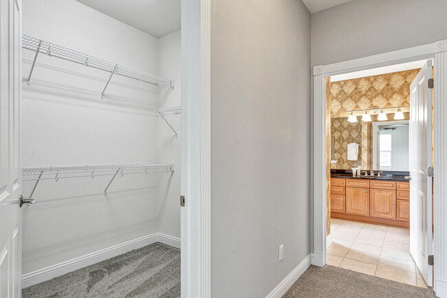Building Photo - 4666 Sagewood Cir