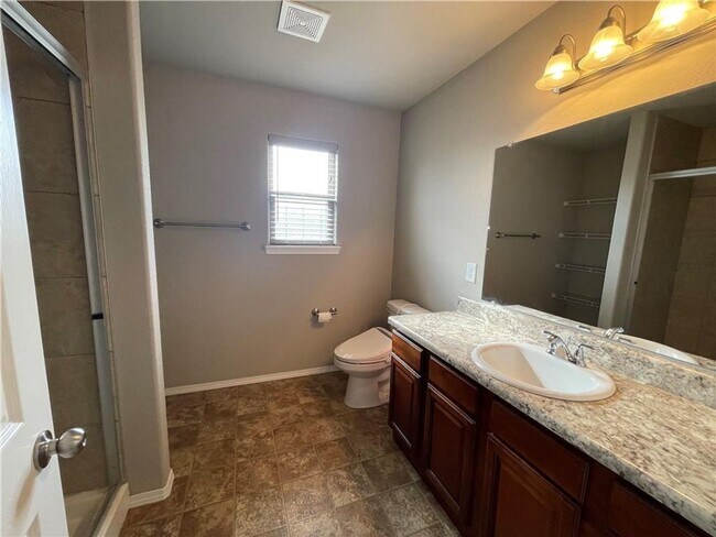 Building Photo - Spacious 3-Bedroom Springdale Home with Fenced Yard