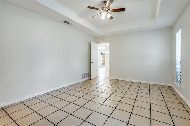 Building Photo - 8940 Thompson Cir