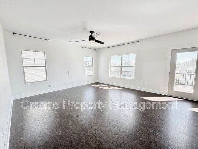 Building Photo - 211 Crooked Cedar Way