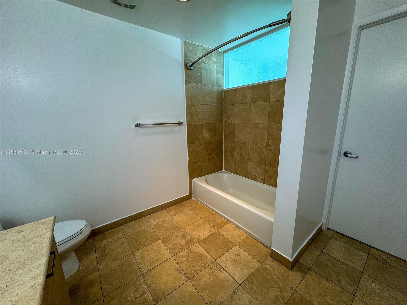 Building Photo - 350 NE 24th St