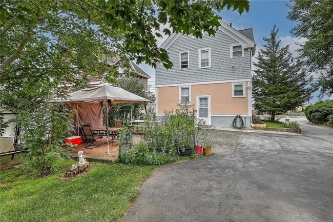 Building Photo - 40 Brightridge Ave