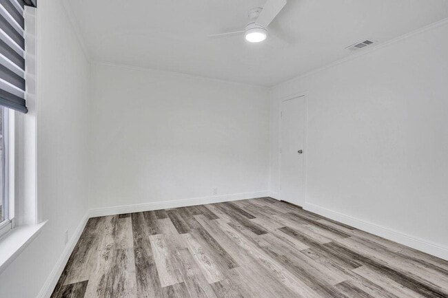 Building Photo - 229 SW 1st Ave