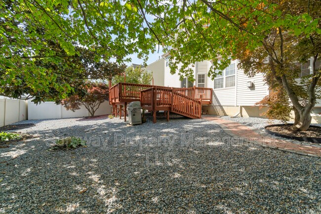 Building Photo - 204 Spruce Trail