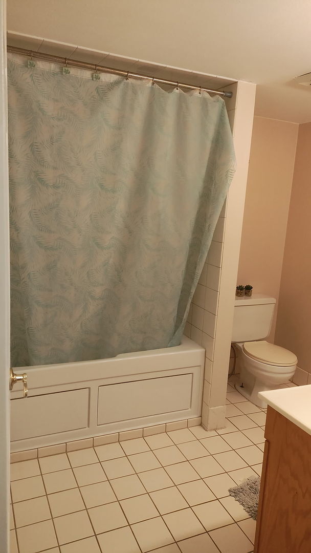 Building Photo - 238 E Bailey Rd