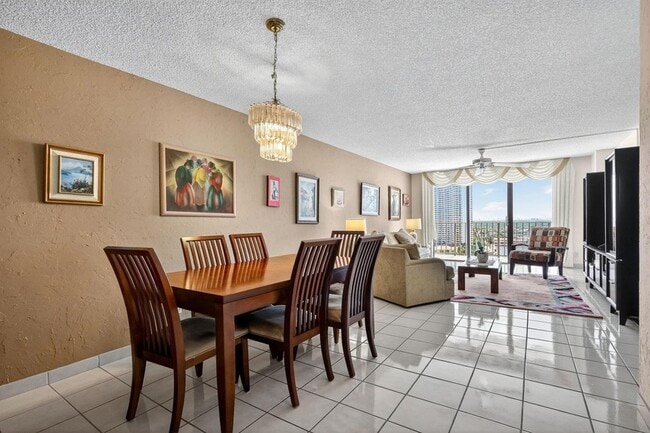 Building Photo - 18151 NE 31st Ct