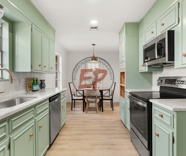 Building Photo - 6407 Landmark Dr