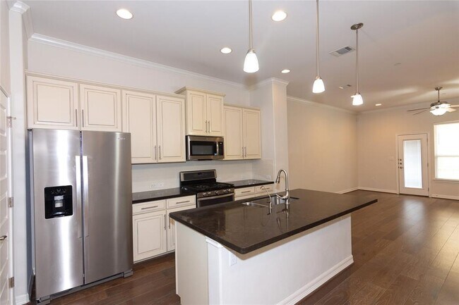 Building Photo - 12205 Terraza Cir