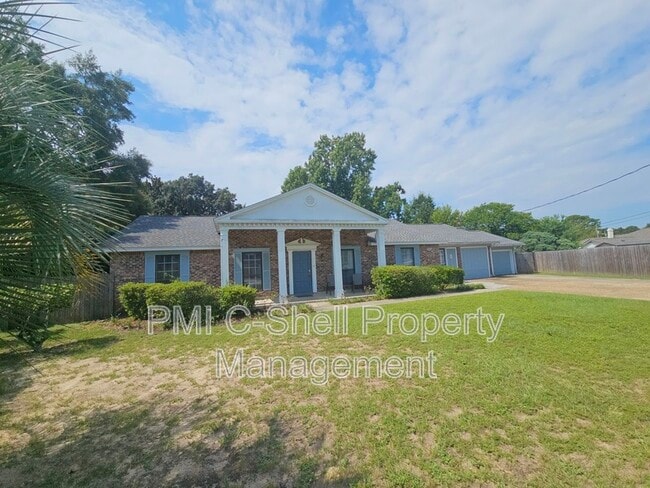 Building Photo - 4625 Tree Line Dr