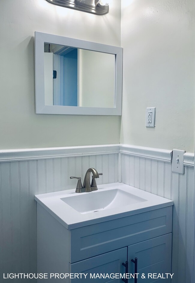 Building Photo - Fully Renovated 3 Bed/1 Bath Home with Att...