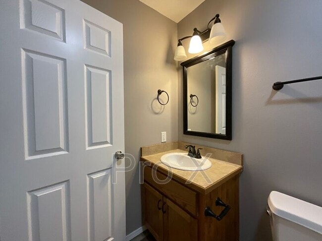 Building Photo - 211 S Hall St