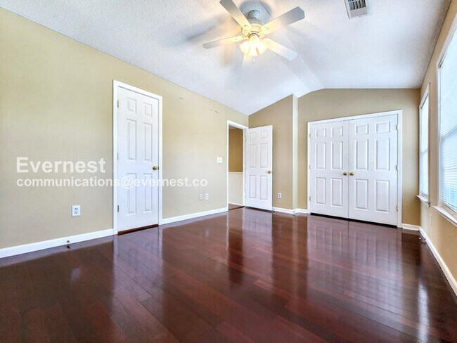 Building Photo - 2521 Heyoak Ct