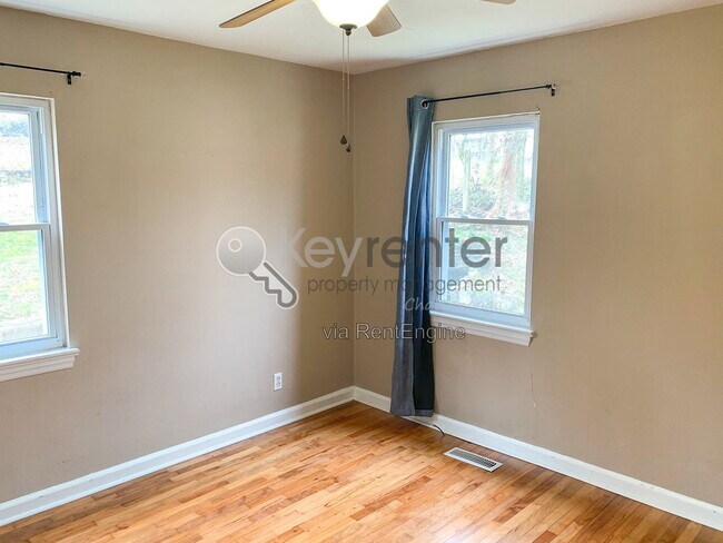 Building Photo - 1410 Elm St