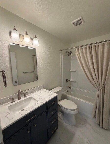 Hallway Bathroom - 4365 Louisiana St