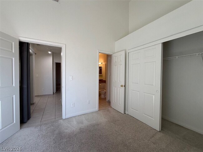 Building Photo - 900 Heavenly Hill Ct