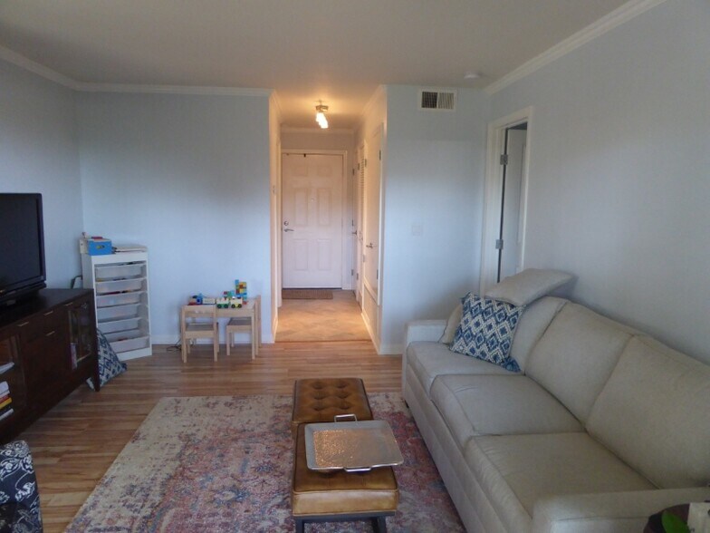 Building Photo - 203 Spyglass Pkwy