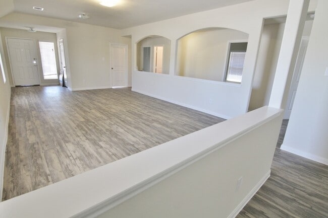 Building Photo - 4335 Almeda Meadows Dr