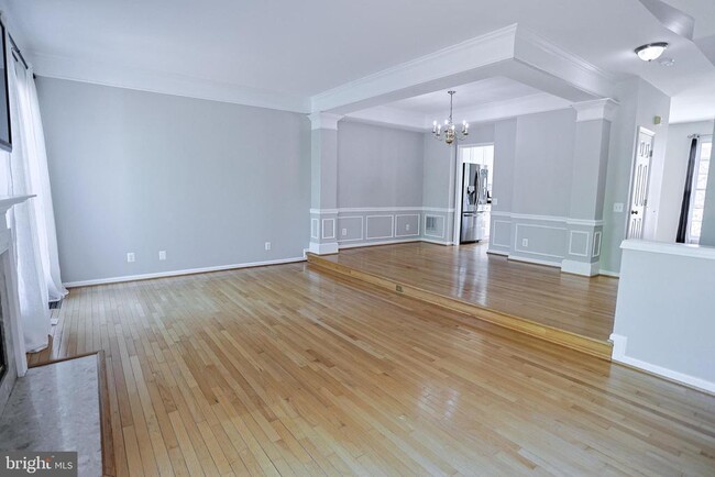 Building Photo - 3641 Bracknell Dr