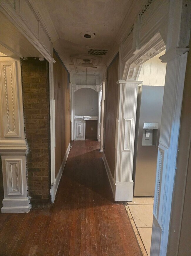 Building Photo - Charming 4BR House in Atlanta