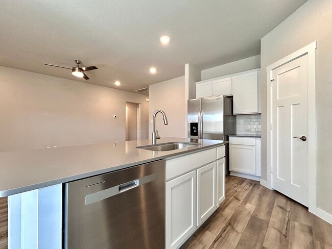 Building Photo - Move-In Ready Home with Open Layout & Outdoor Entertaining Space