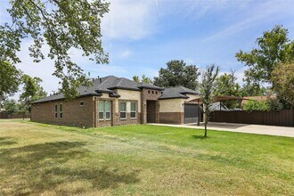 Building Photo - 6019 Shirley Ln