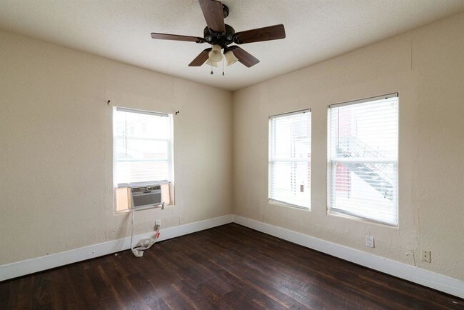 Building Photo - 3811 Fox St