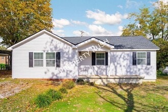 Building Photo - 105 White Oak St