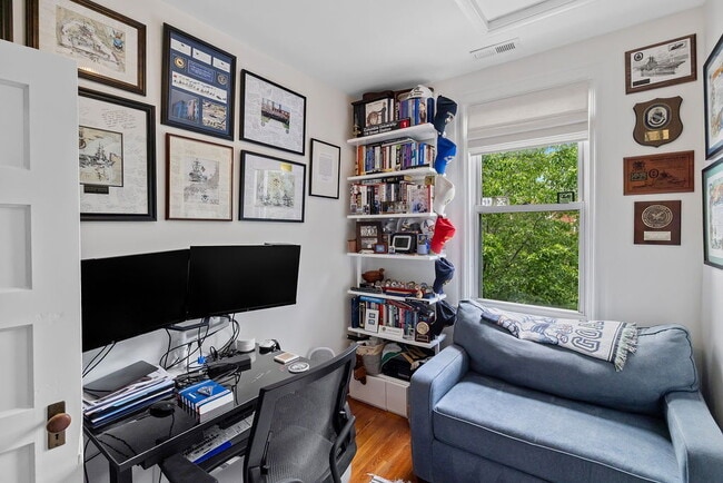 Building Photo - Beautiful, Spacious and Convenient in the HEART of DC