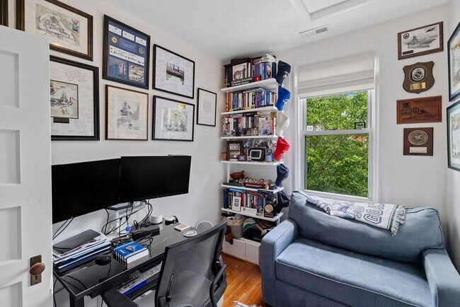 Building Photo - Great Price, Spacious and Convenient
