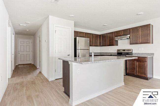 Building Photo - 8 Ullman Ct