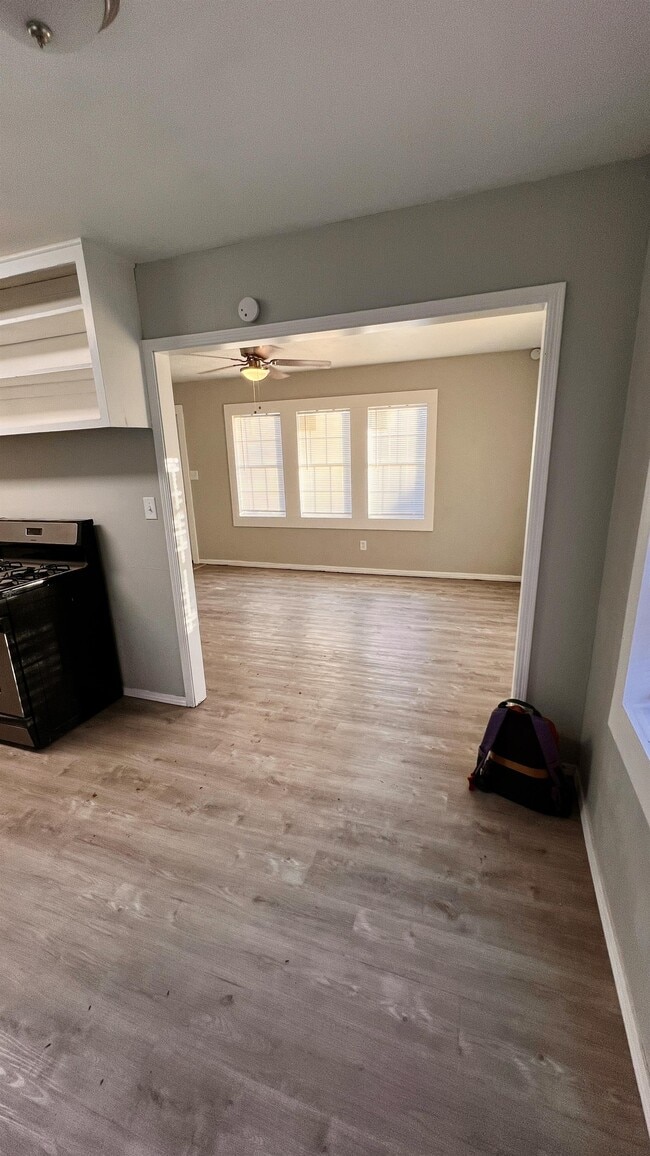 Building Photo - 2333 SW 38th St