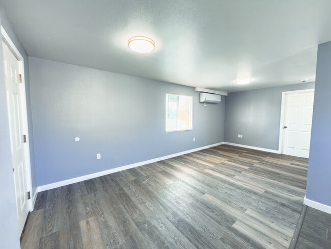 Building Photo - 1155-1159 E 10th St