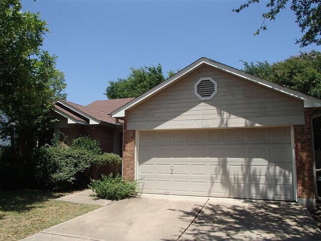 Building Photo - 208 Juniper Dr